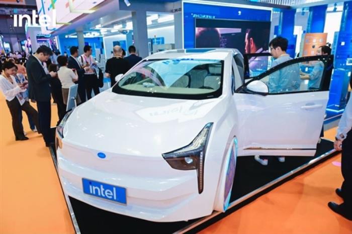 Intel让AI真切来到你我身边！锐炫显卡很有一套