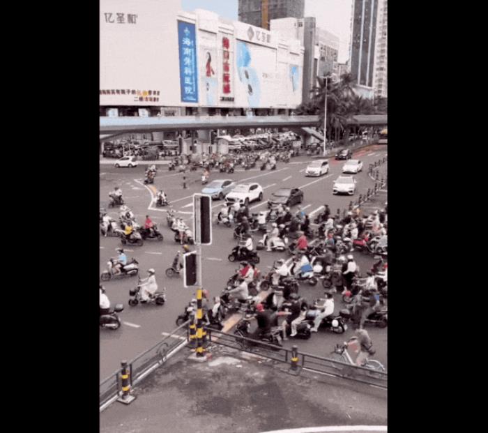 顶流自动驾驶,正在赢得民心