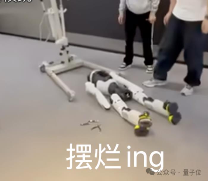 稚晖君机器人神技再现江湖！骑自行车惊呆众人：又抽象又硬核